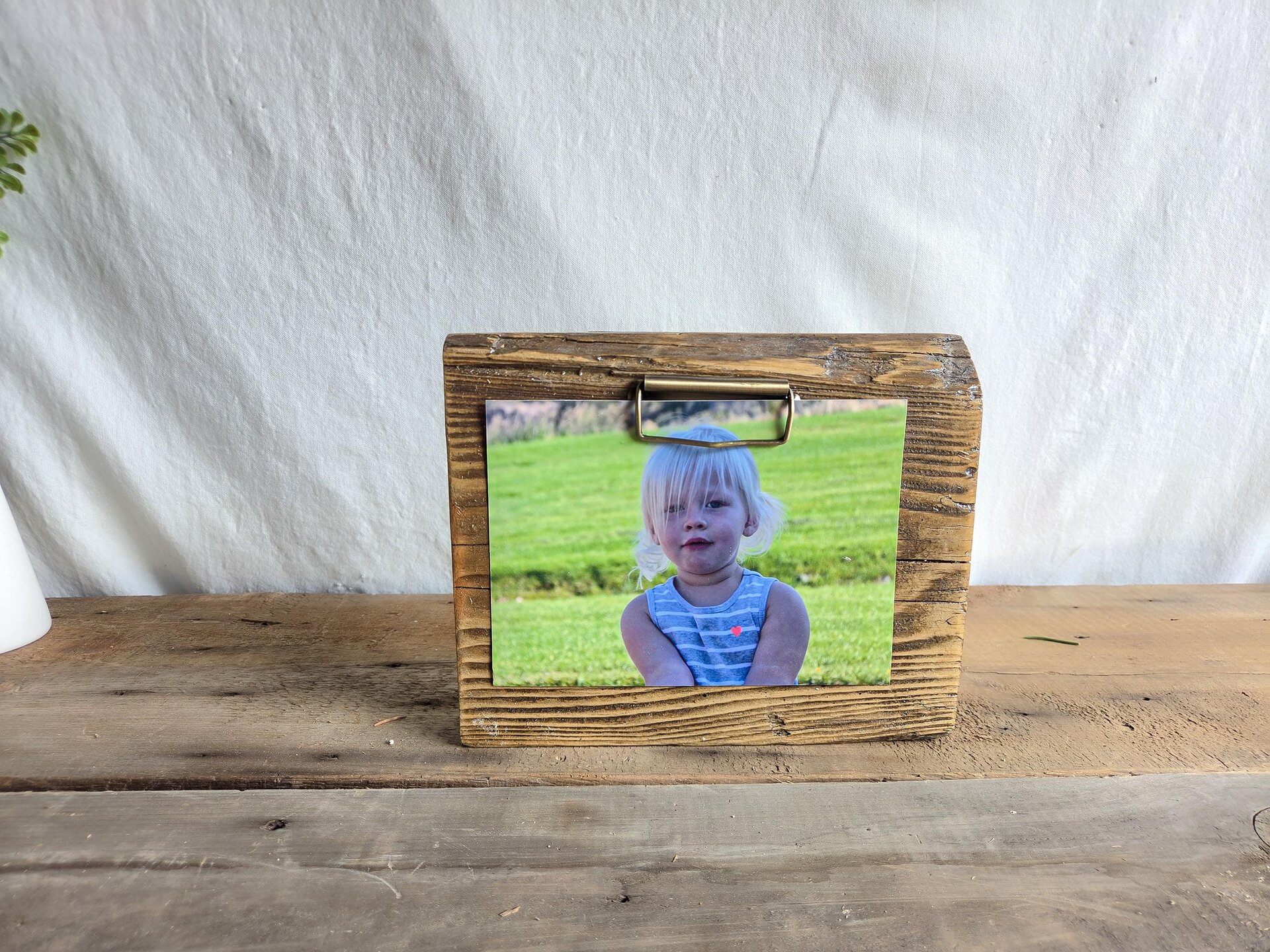Reclaimed Wooden Photo Block (Horizontal) | Rustic Picture Display Stand | Wood Photo Clip